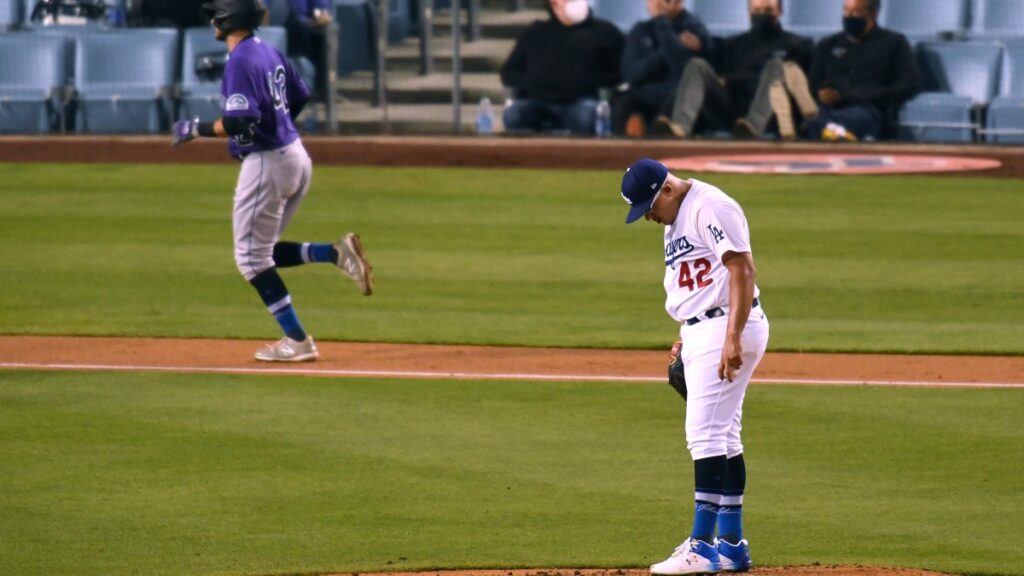 Dodgers blanquean 3-0 a los Gigantes de San Francisco