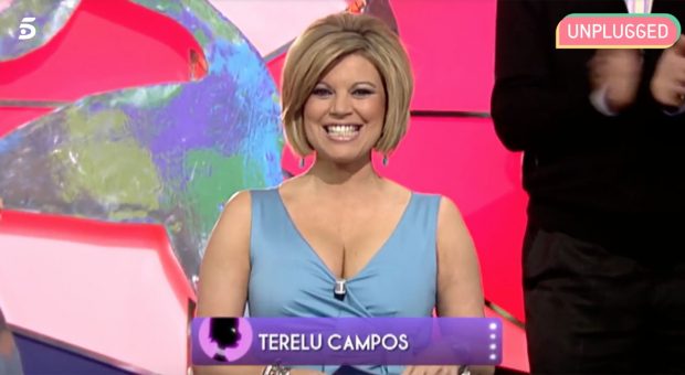 Terelu Campos presentando el 'Deluxe' / Telecinco