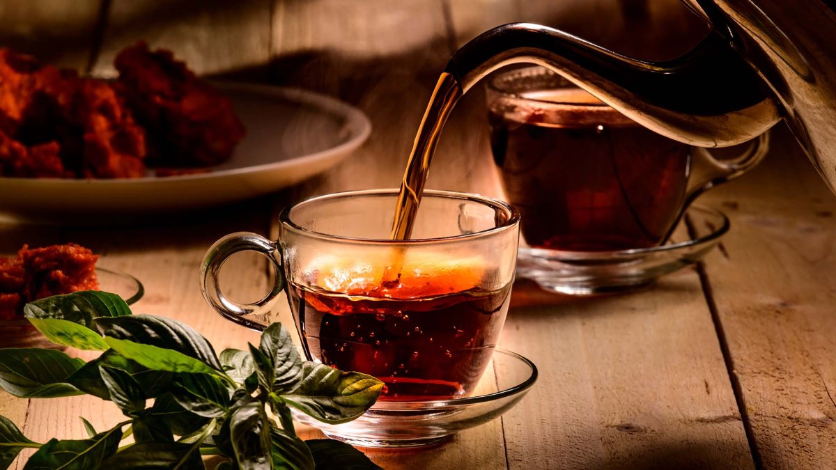 Tomar más de dos tazas de té al día reduce el riesgo de muerte, según estudio