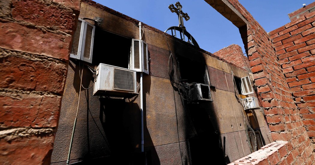 Al menos 41 muertos, incluidos 18 niños en el incendio de una iglesia egipcia