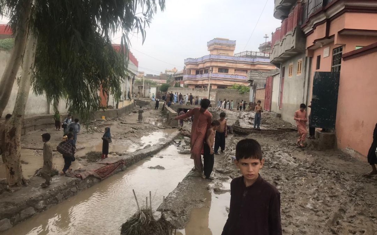 Al menos una treintena de muertos por inundaciones en el norte de Afganistán