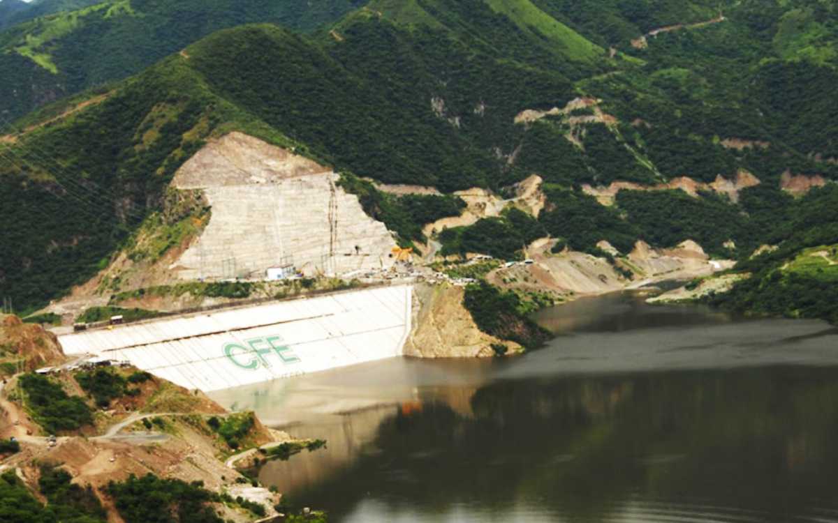 CFE afirma que sequías no afectan plan para generar energía limpia en hidroeléctricas