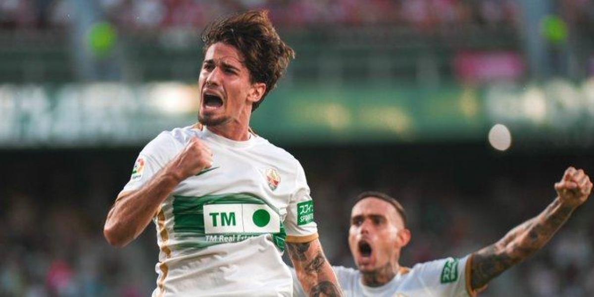 Collado hace su primer gol con el Elche a la media hora de debutar