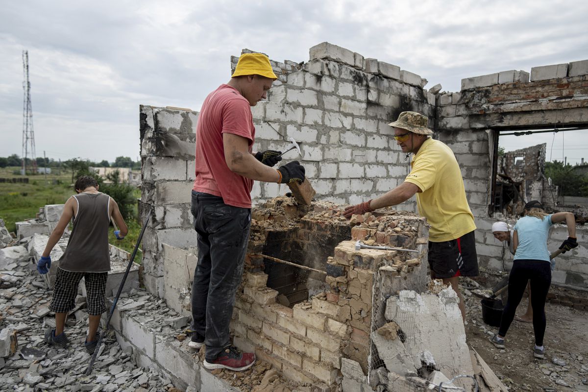 Cruz Roja alerta del riesgo de una nueva oleada de desplazamientos en Ucrania en invierno