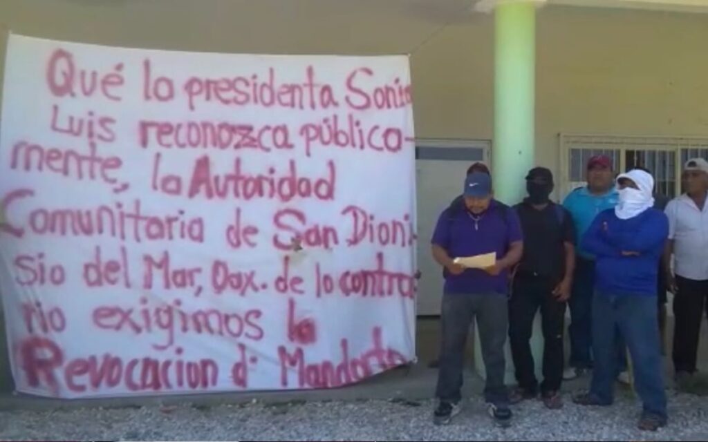 Cumple 4 días toma de oficina municipal de San Dionisio del Mar; exigen a alcaldesa cumplir acuerdos de obras