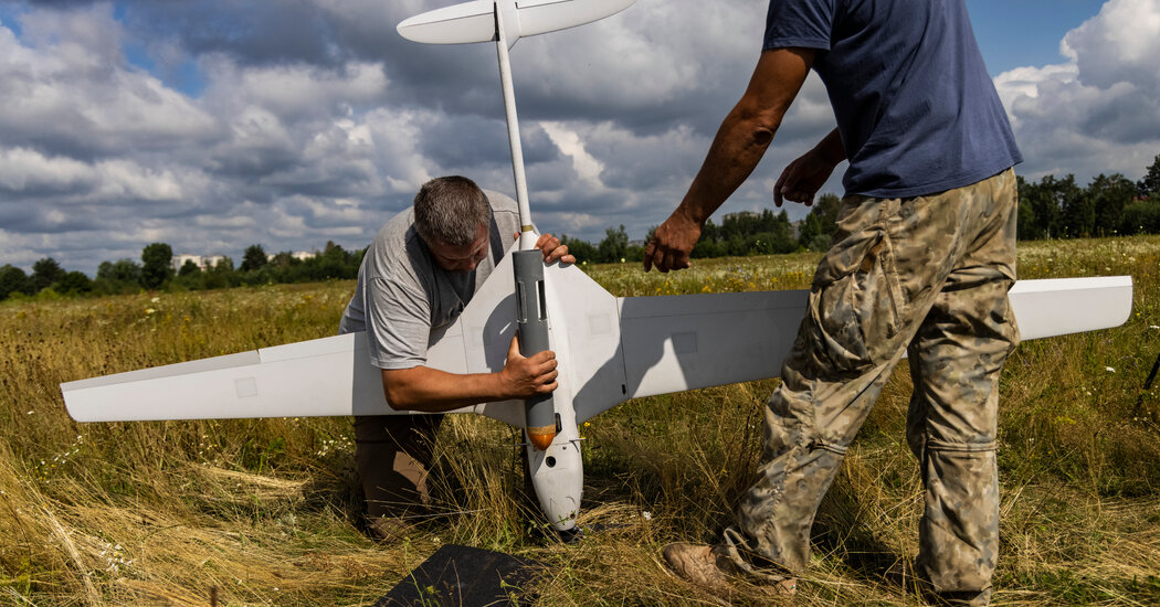Del taller a la guerra: el uso creativo de drones eleva a Ucrania