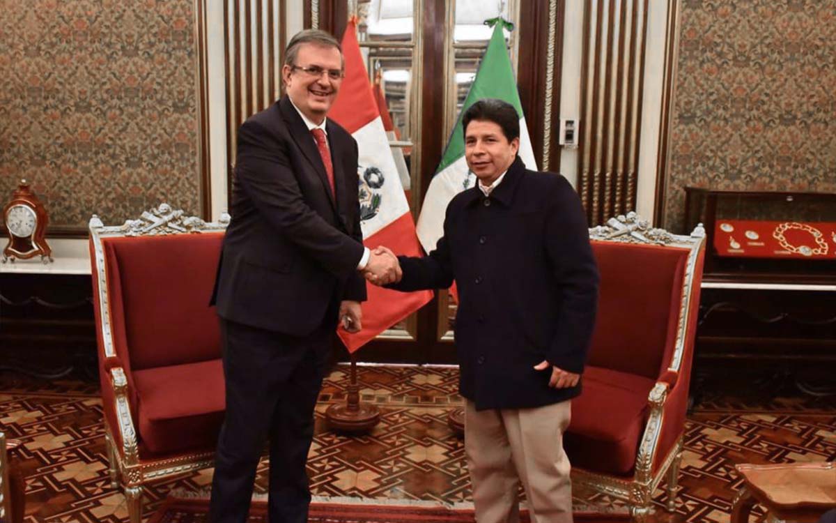 Ebrard se reúne con Pedro Castillo, presidente de Perú; lo invitó a la Cumbre de la Alianza del Pacífico
