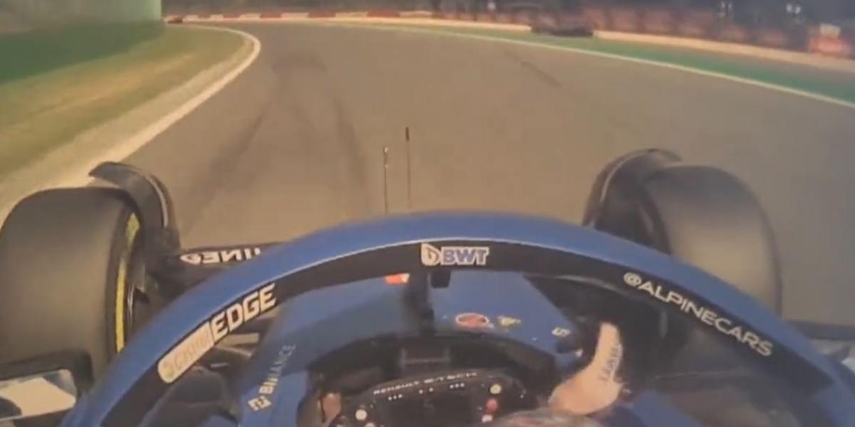 El 'saludo' de Alonso a Hamilton cuando lo vio parado en pista