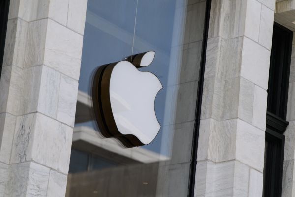 El Departamento de Justicia se encuentra en las primeras etapas de la presentación de una demanda antimonopolio contra Apple, según un informe