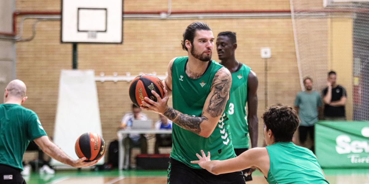 El británico Menzies, temporero para el Betis