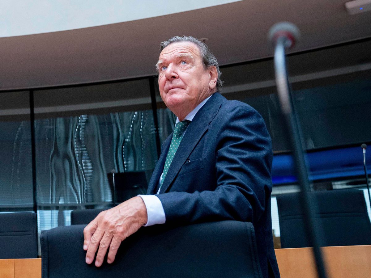 El excanciller Schröder dice que Rusia busca una solución negociada al conflicto y acusa a Alemania de no hacer lo suficiente