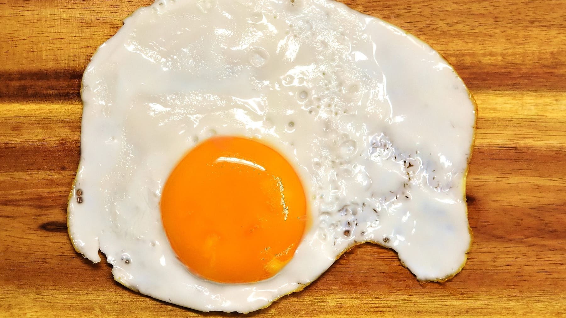 El mejor truco para evitar que el huevo frito se pegue a la sartén