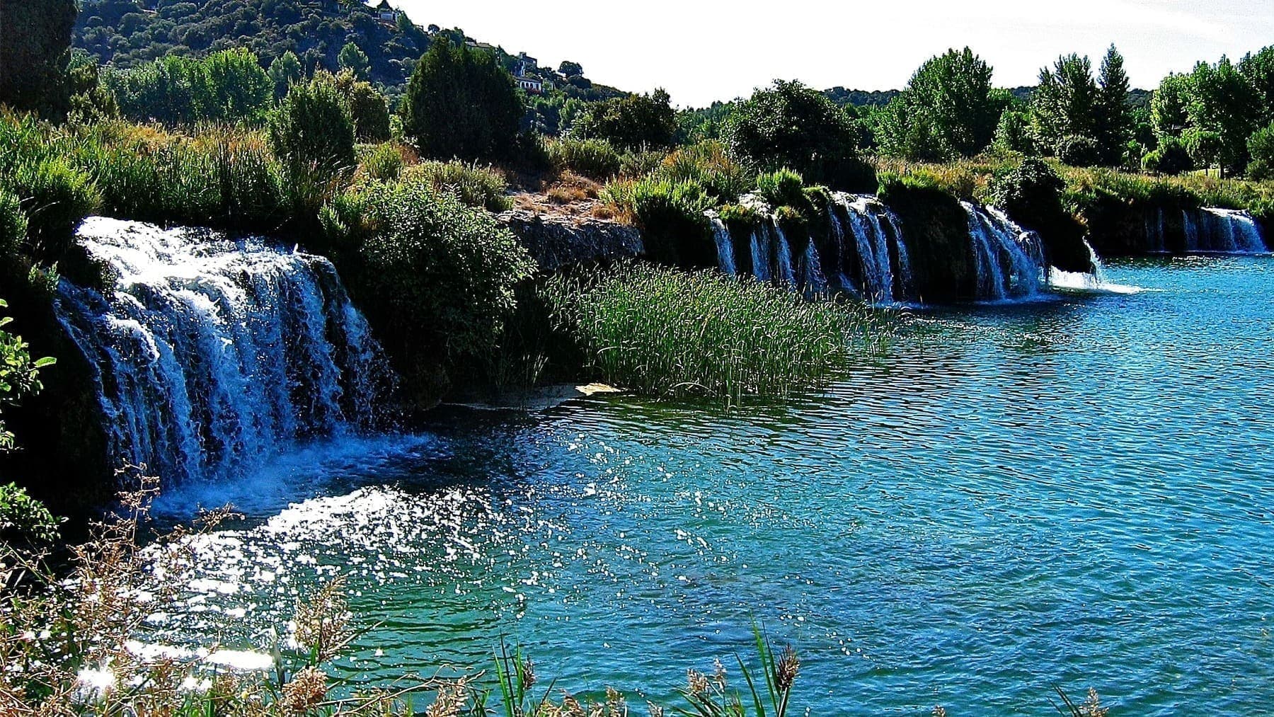 El paraíso interior más desconocido de España con aguas turquesas