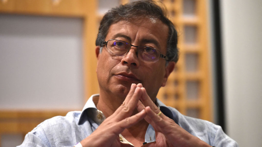 Entre la ilusión y la incertidumbre, Petro asume la presidencia en Colombia