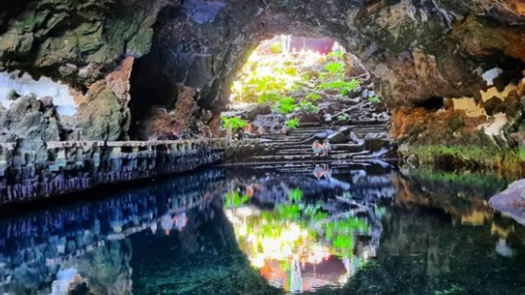 Esta es una de las asombrosas cuevas más bonitas de España