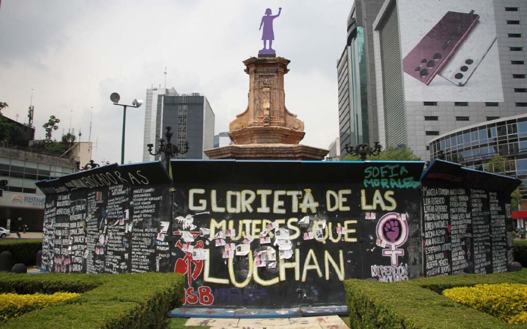 Exigen que no retiren la Glorieta de las Mujeres que Luchan