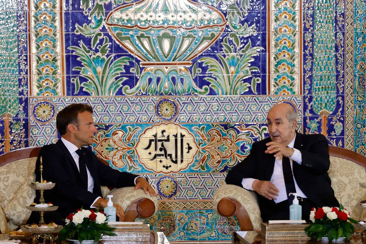 Gas, memoria histórica, Rusia: Macron viaja a Argelia para “refundar” la relación