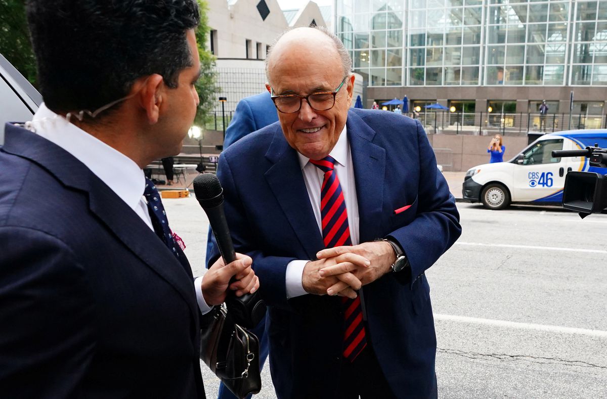Giuliani, exabogado de Trump, declara como investigado ante un tribunal por el intento de fraude electoral en Georgia