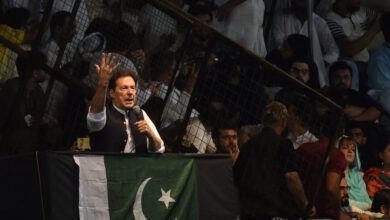 Imran Khan de Pakistán es ahora el objetivo de las fuerzas que alguna vez ejerció