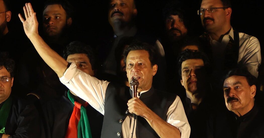 Imran Khan, ex primer ministro de Pakistán, acusado en virtud de la Ley de terrorismo