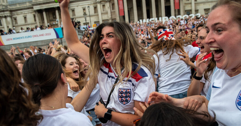 Inglaterra se regocija tras ganar la Eurocopa Femenina