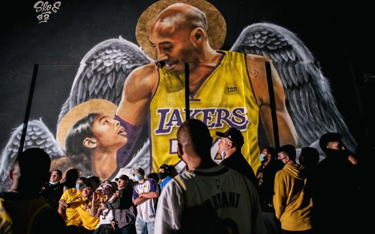 Inicia juicio por la fotos filtradas del accidente de Kobe Bryant | Tuit