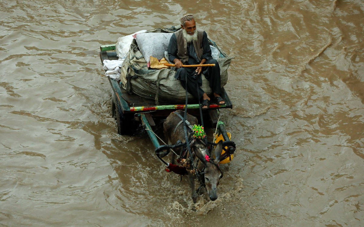 Inundaciones matan a 550 personas en Pakistán durante las lluvias más intensas en décadas