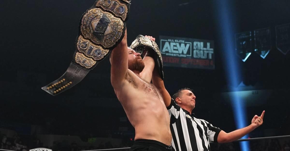 Jon Moxley ofrece sus primeros comentarios después de aplastar a CM Punk para convertirse en campeón mundial indiscutible de AEW