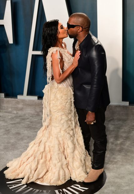 Kim Kardashian y Kanye West en una fiesta / Gtres