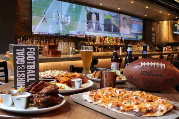La asociación entre Amazon y DirecTV lleva 'Thursday Night Football' a más de 300 000 bares, restaurantes y otros lugares