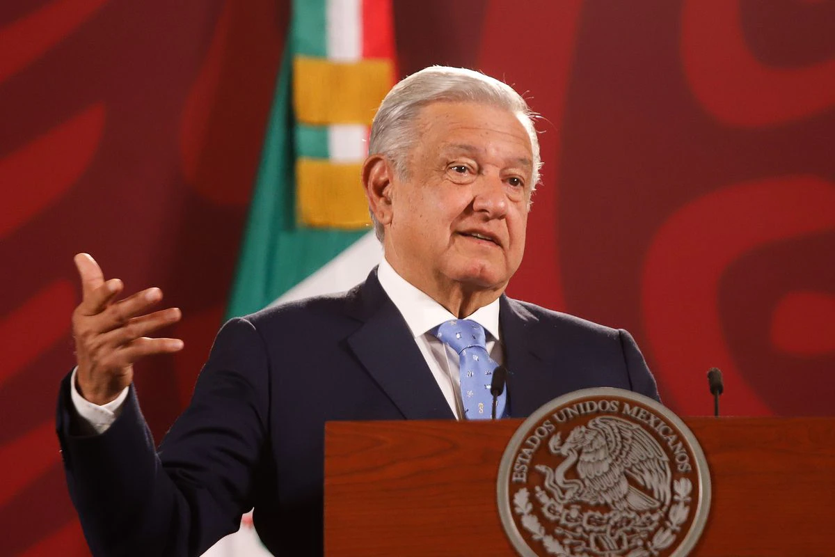 López Obrador minimiza las irregularidades en la contienda interna de Morena