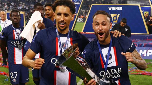 Neymar anota doblete y Paris St-Germain gana el Trofeo de Campeones