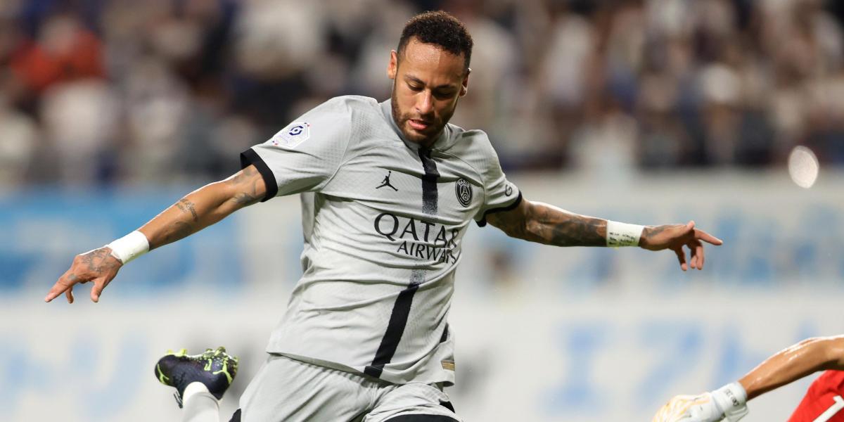 Neymar, el futbolista que más gana aún estando lesionado