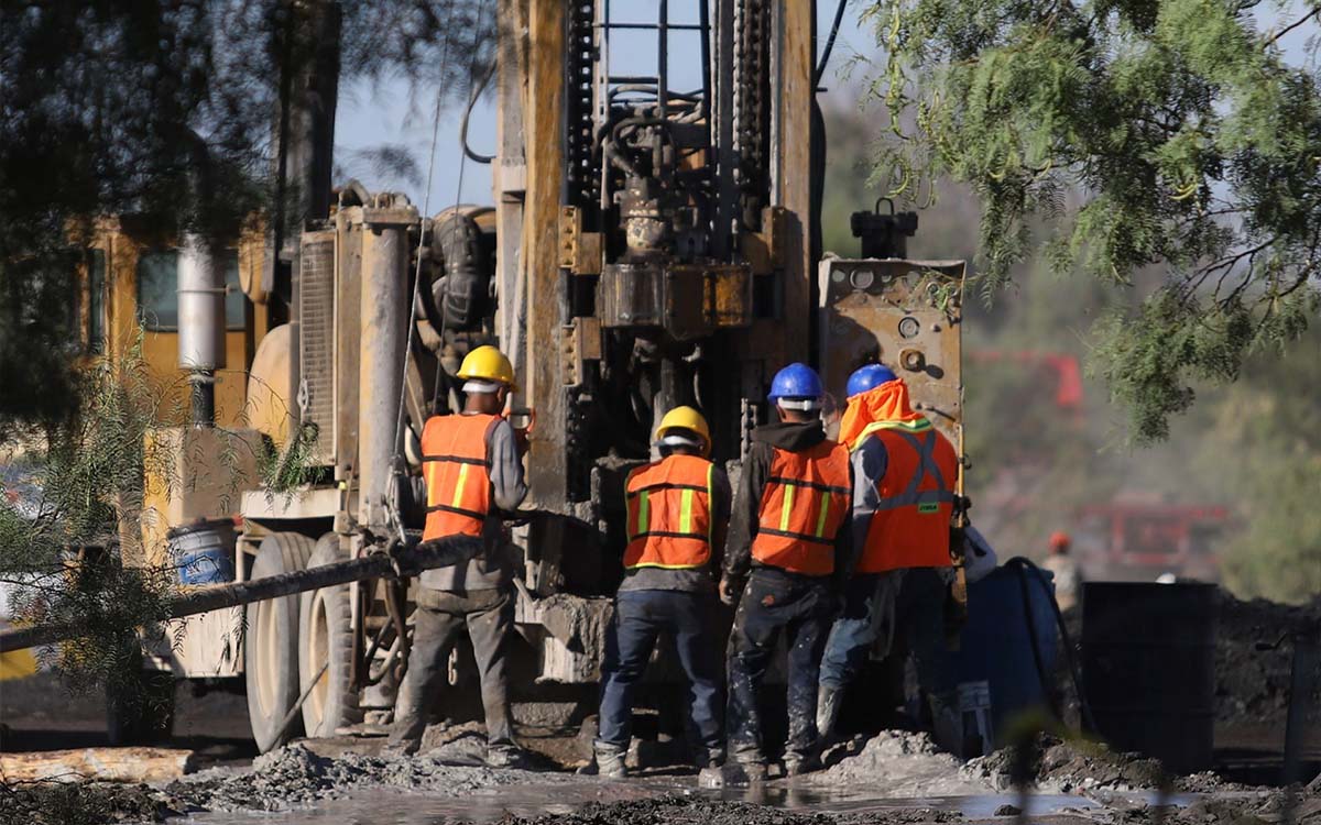 Nuevo León envía rescatistas y dron submarino a mina colapsada en Coahuila