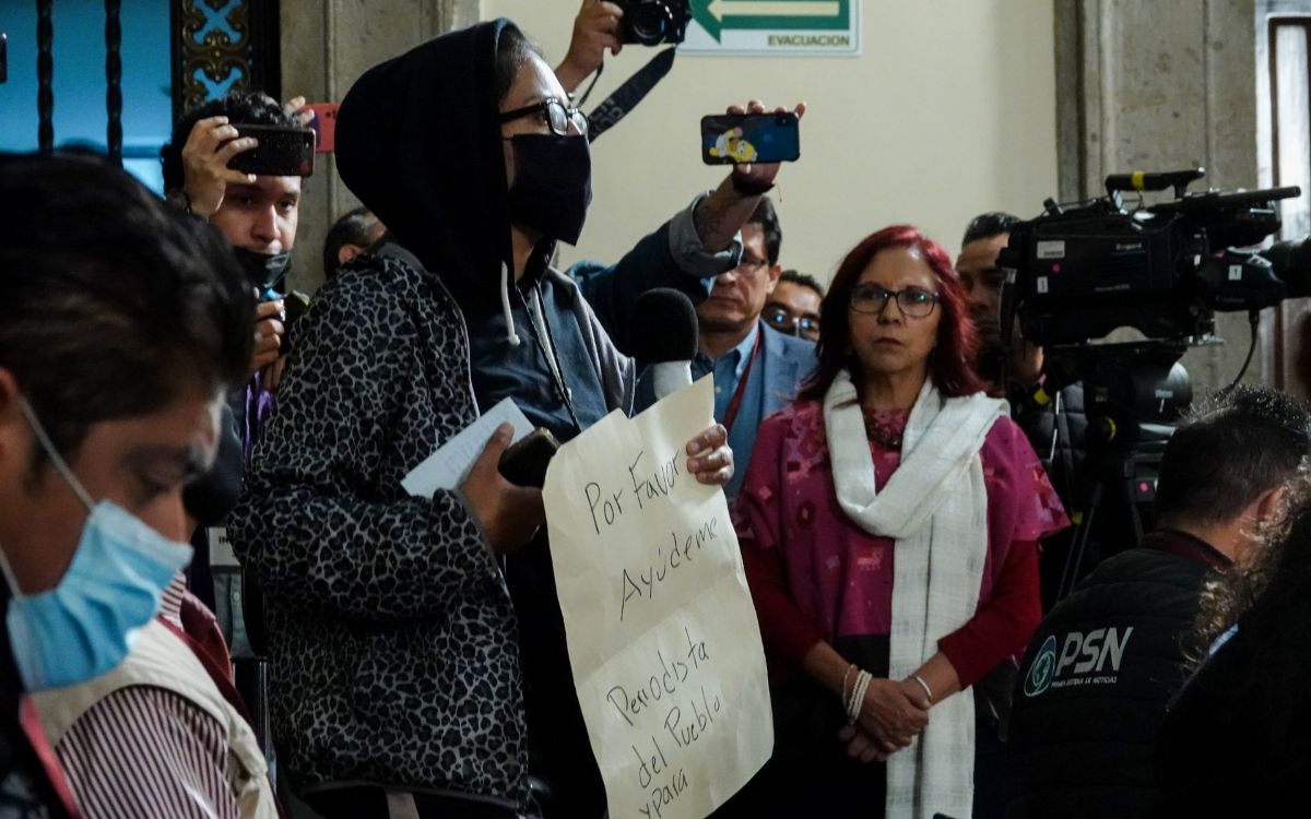 Periodista pide ayuda a AMLO; denuncia violencia en su contra | video