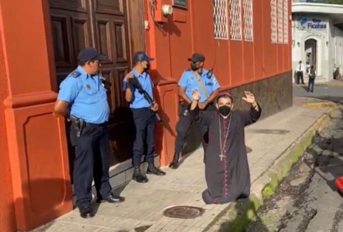 Policía Nacional de Nicaragua ingresa a Diócesis de Matagalpa y traslada al monseñor Álvarez a Managua; le impone 'arresto domiciliario'