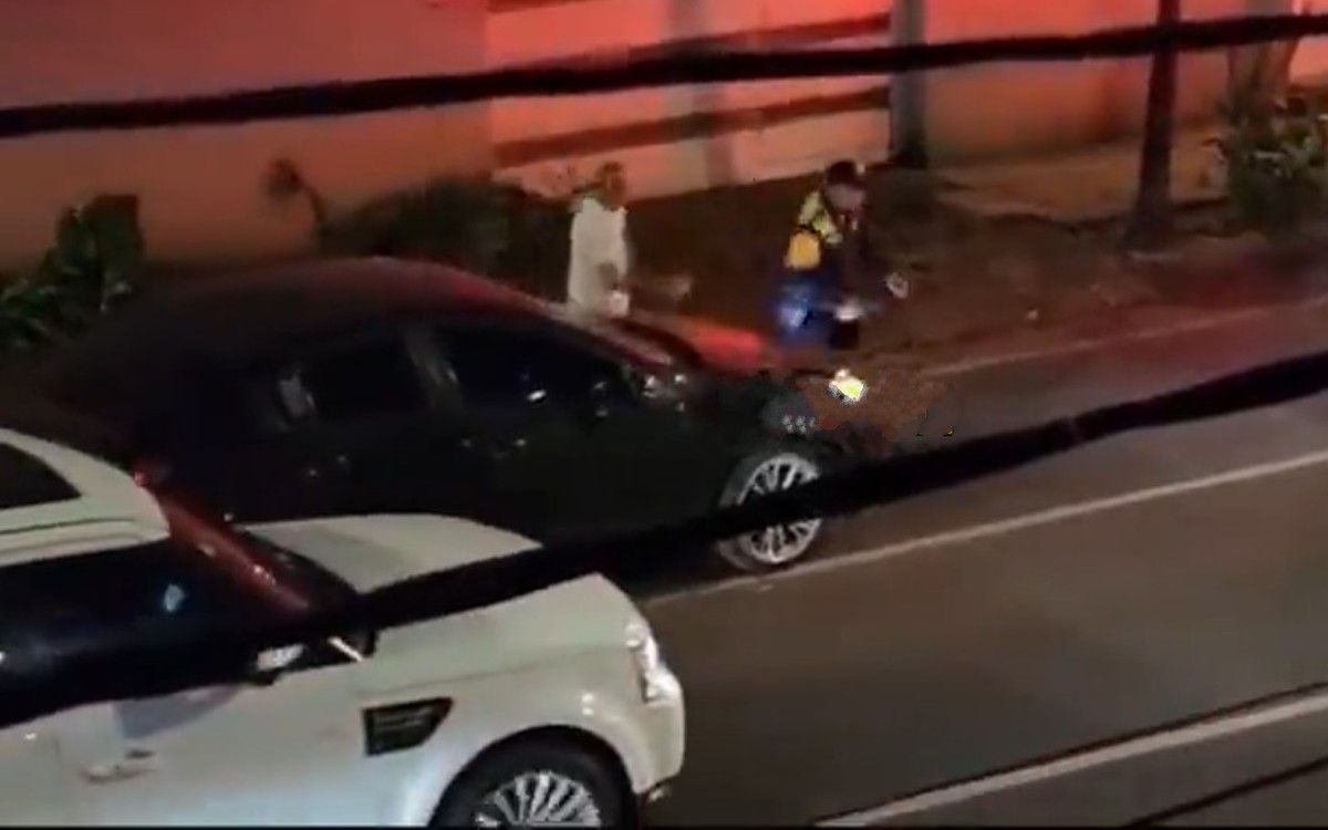 Policía de tránsito no robó celular durante revisión a automovilista, afirma la Secretaría de Seguridad | Video