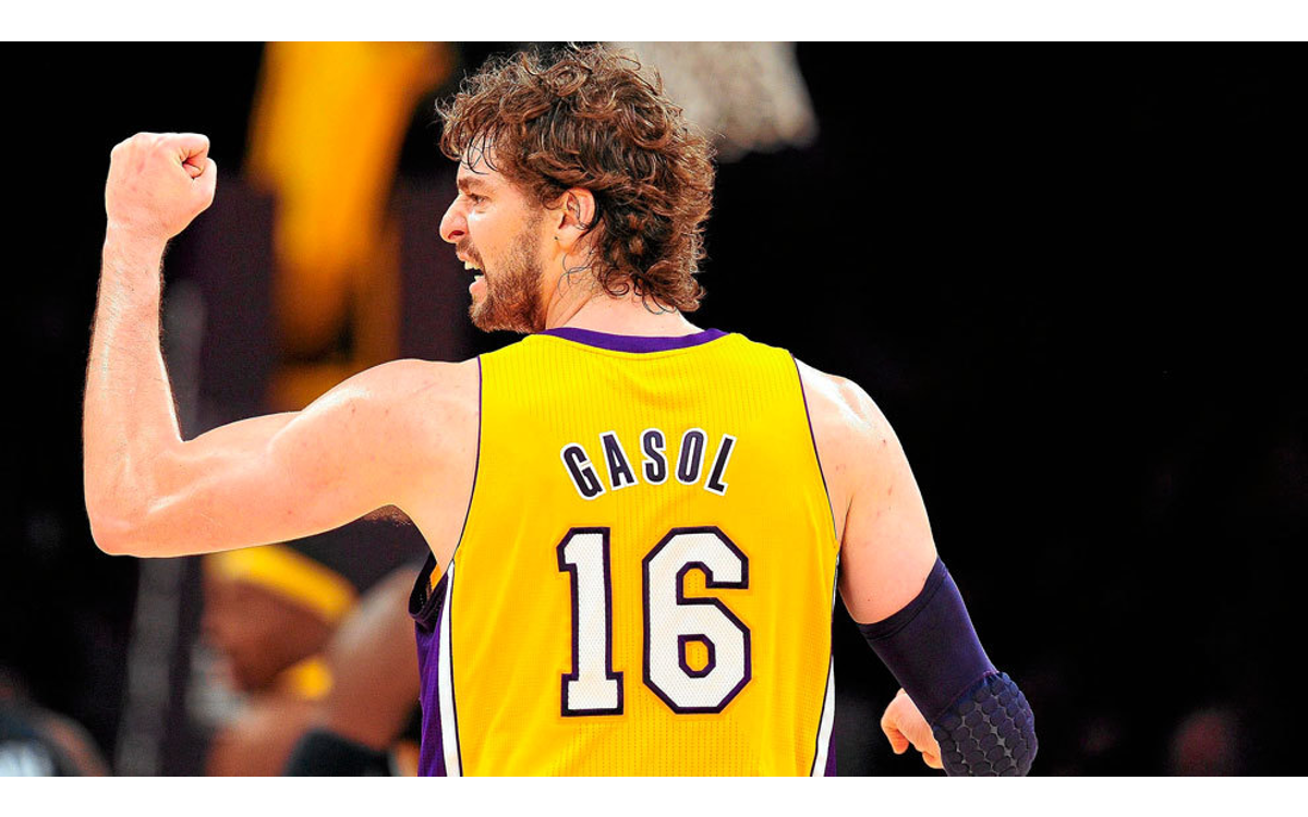 Retiran Lakers el número 16 del español Pau Gasol | Video