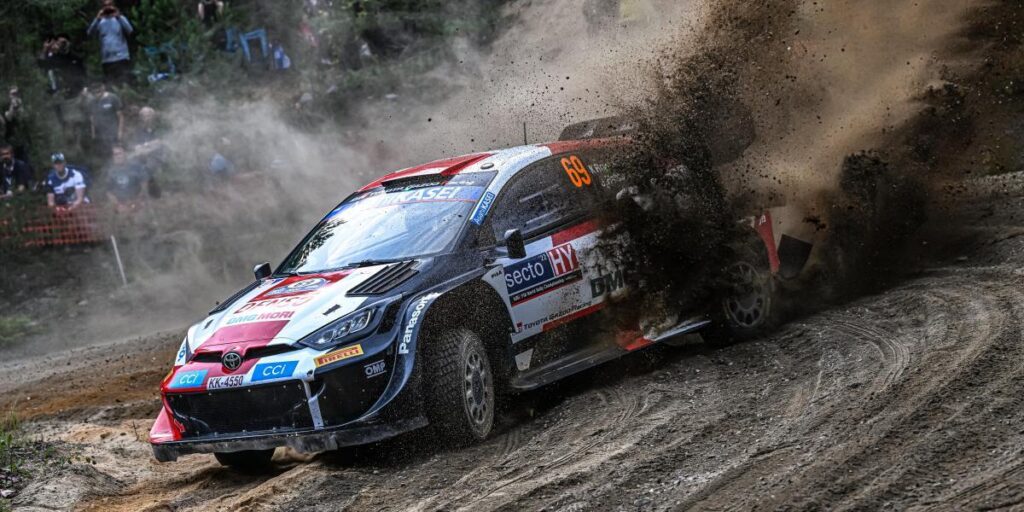 Rovanperä ya acecha el liderato de Tänak en el Rally de Finlandia