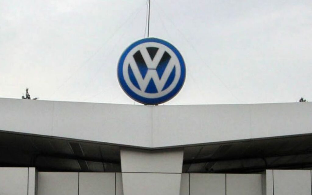 Trabajadores de Volkswagen México rechazan acuerdo de aumento salarial del 9%