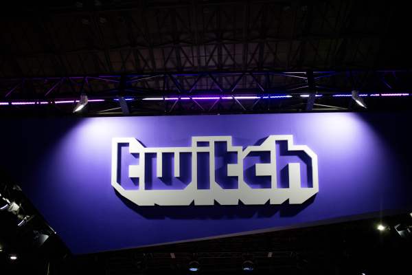 Twitch ahora permite que los socios transmitan en plataformas rivales como YouTube y Facebook