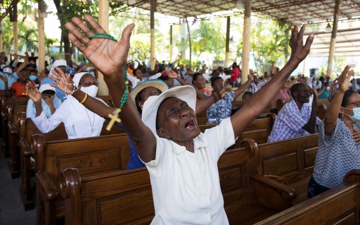 Un sacerdote acusado de tráfico de armas es detenido en Haití