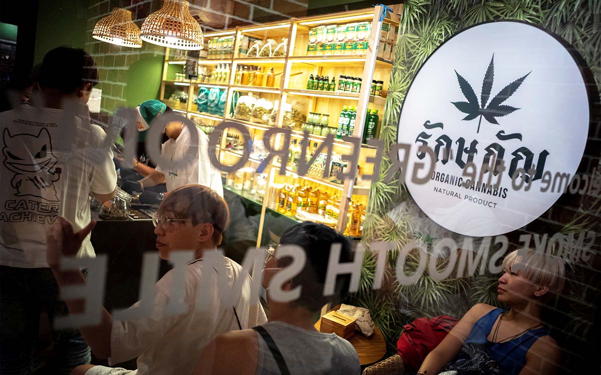 “Vengan a conocer la cultura no sólo a fumar marihuana”: el reclamo de Tailandia a turistas