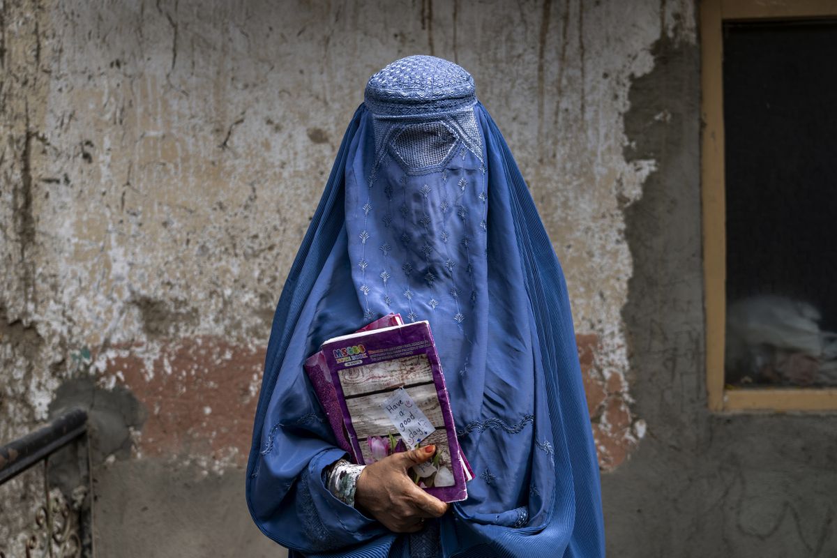 Vídeo | El día a día de las mujeres en Afganistán tras el regreso de los talibanes