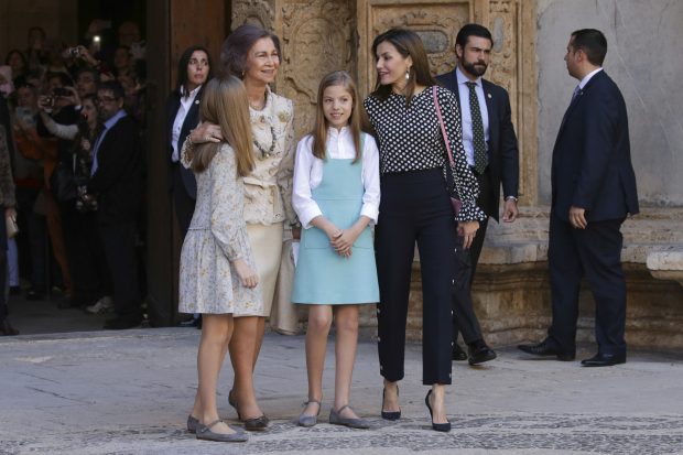 Letizia y sus hijas con doña Sofía en Palma de Mallorca / Gtres