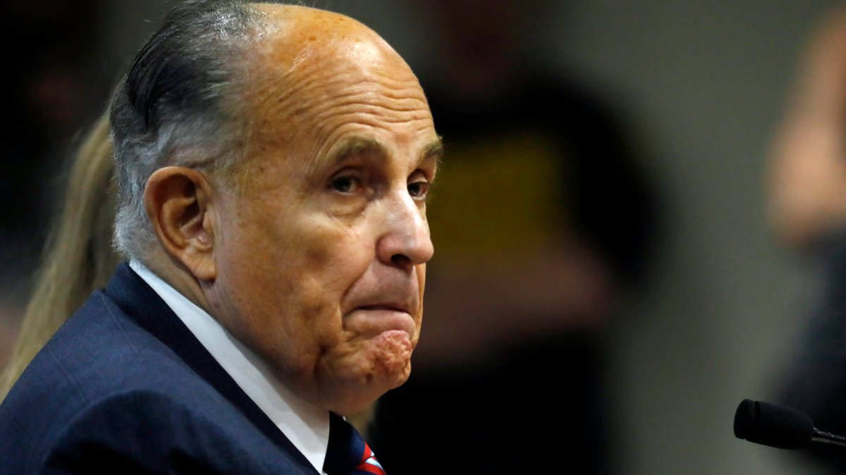 Rudy Giuliani tiene que pagarle a su exesposa o enfrentar cárcel