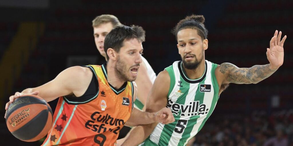 78-83: El Valencia impone su juego interior en Sevilla