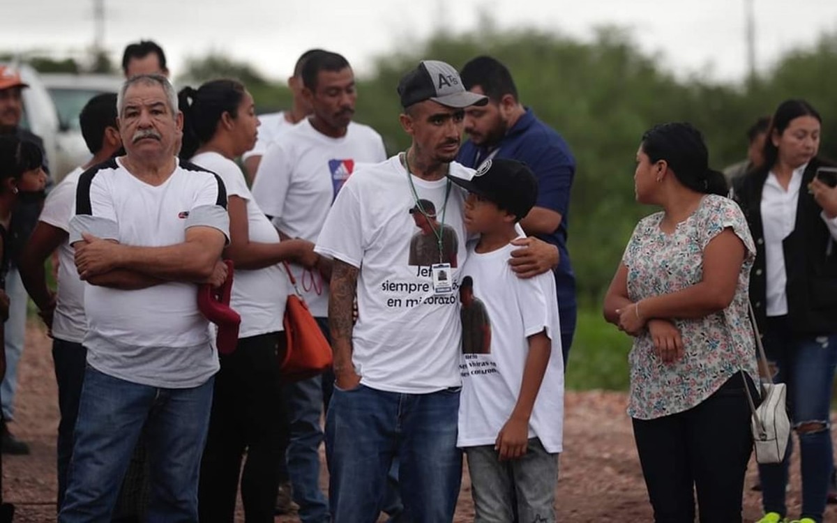 A un mes de la inundación, realizan misa a mineros atrapados en Coahuila