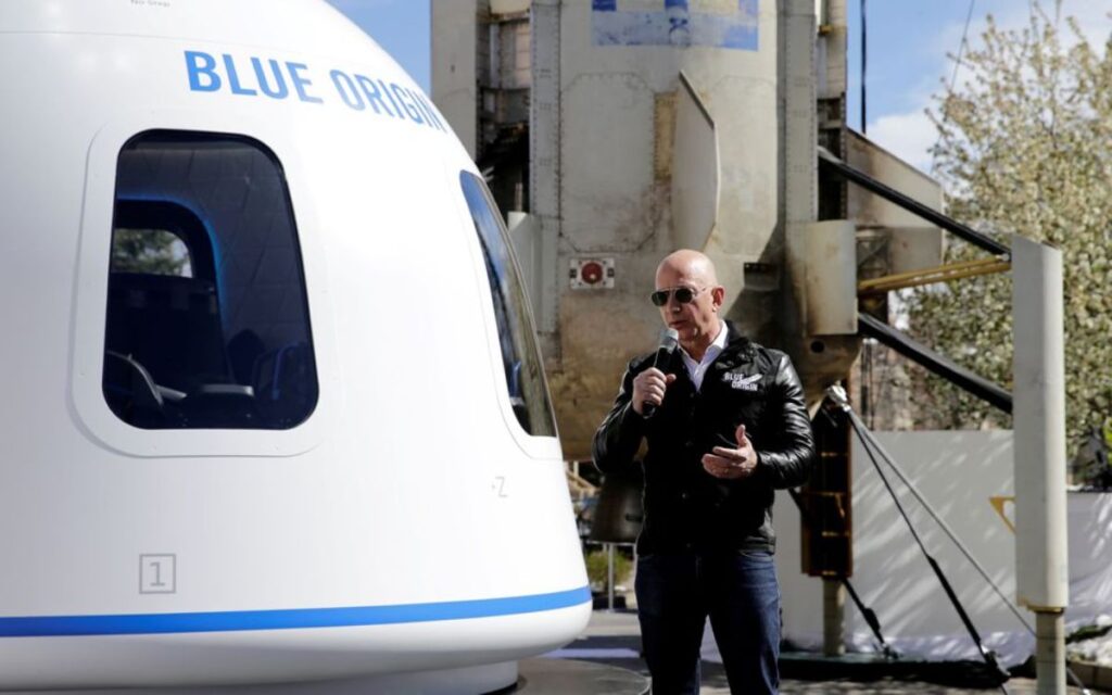 Abortan en pleno vuelo el viaje de cápsula espacial de Jeff Bezos