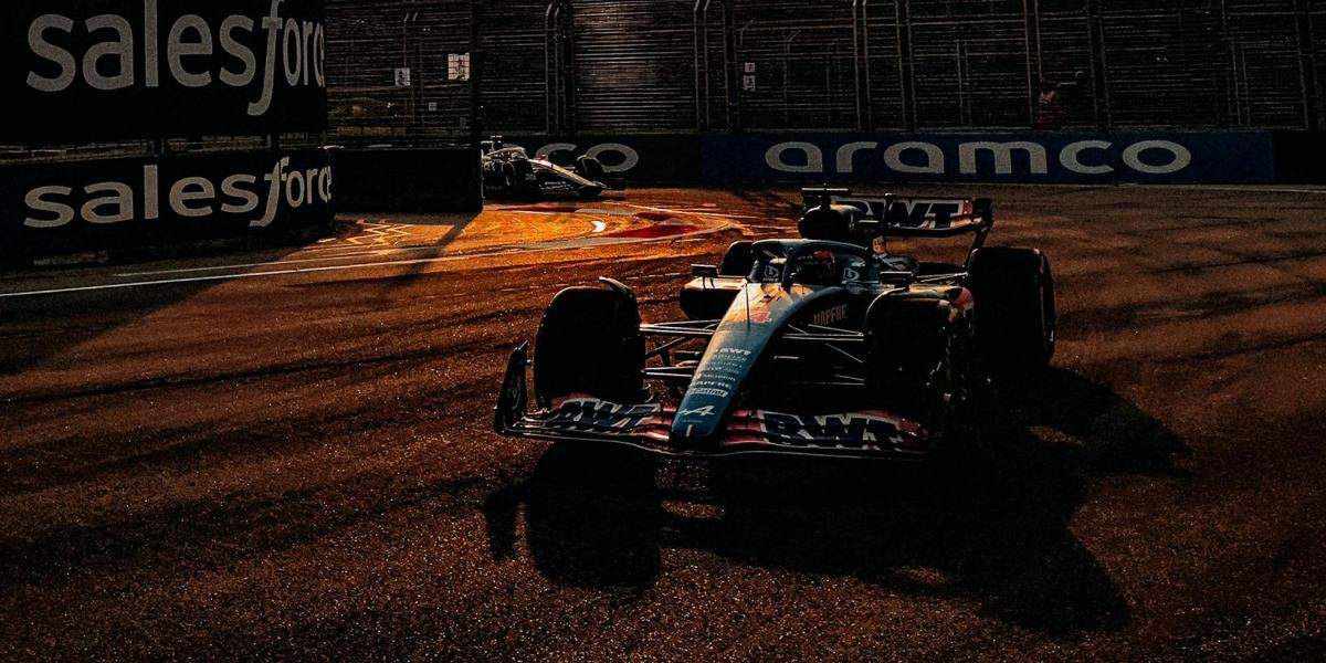 Alonso empieza con problemas en Singapur y Hamilton lidera